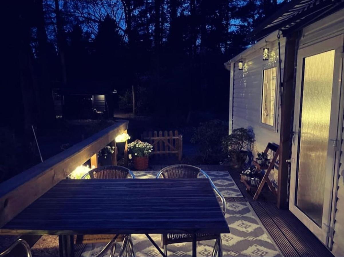 Knus Chalet Midden In De Bossen Nunspeet Bagian luar foto
